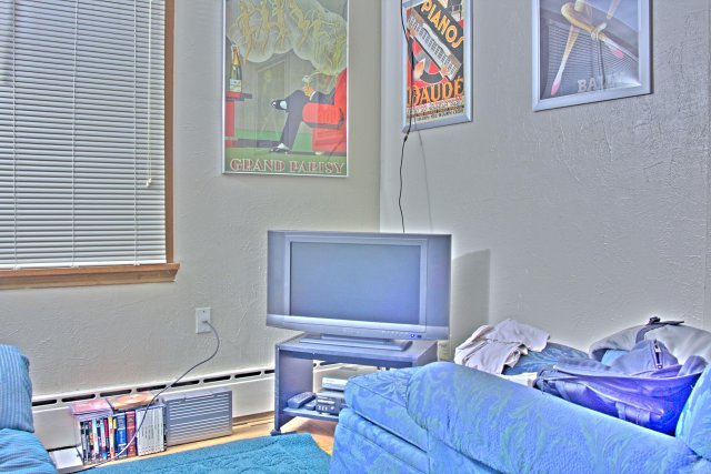 Qtpfsgui 1.8.12 tonemapping parameters: Operator: Fattal Parameters: Alpha: 0.211 Beta: 0.98 Color Saturation: 1.29  Noise Reduction: 0  ------ PreGamma: 1